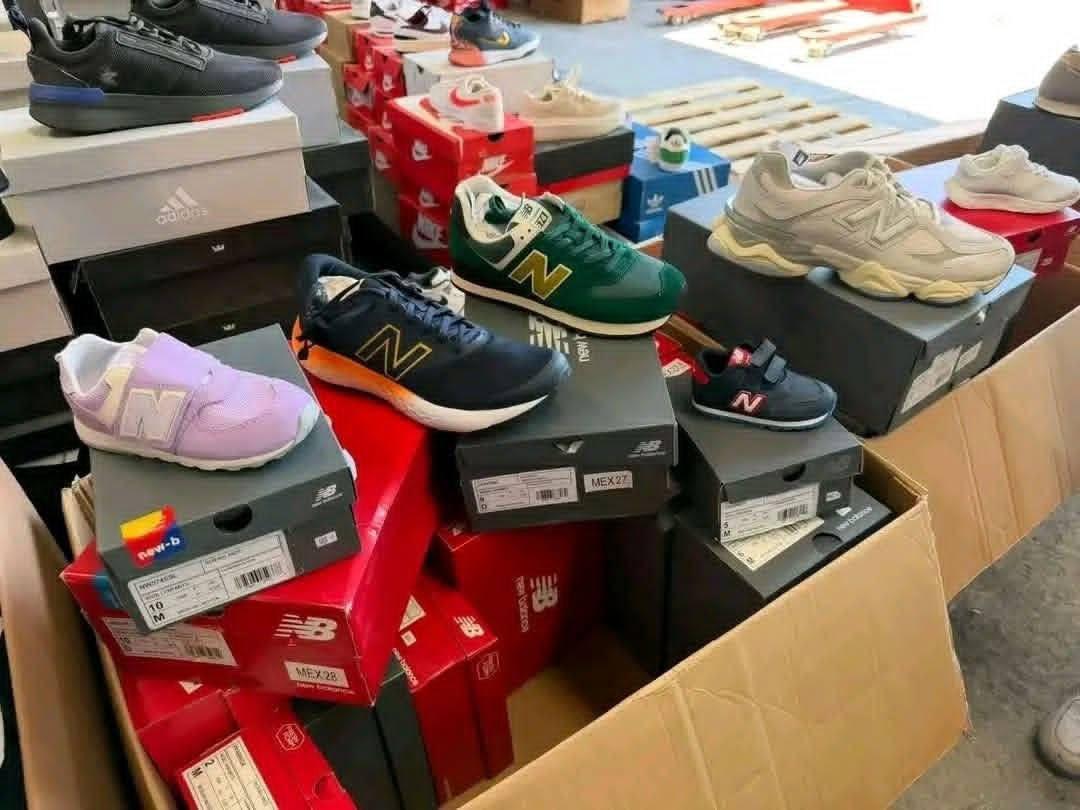 Wholesale Premium Sneakers Pallet | 25+ Pairs — Best Profitable Lot 5 Premium_Branded_Sneakers_Pallet